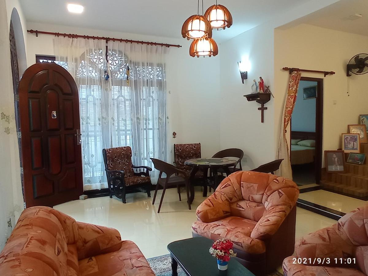 Arusha Guest House Negombo Extérieur photo